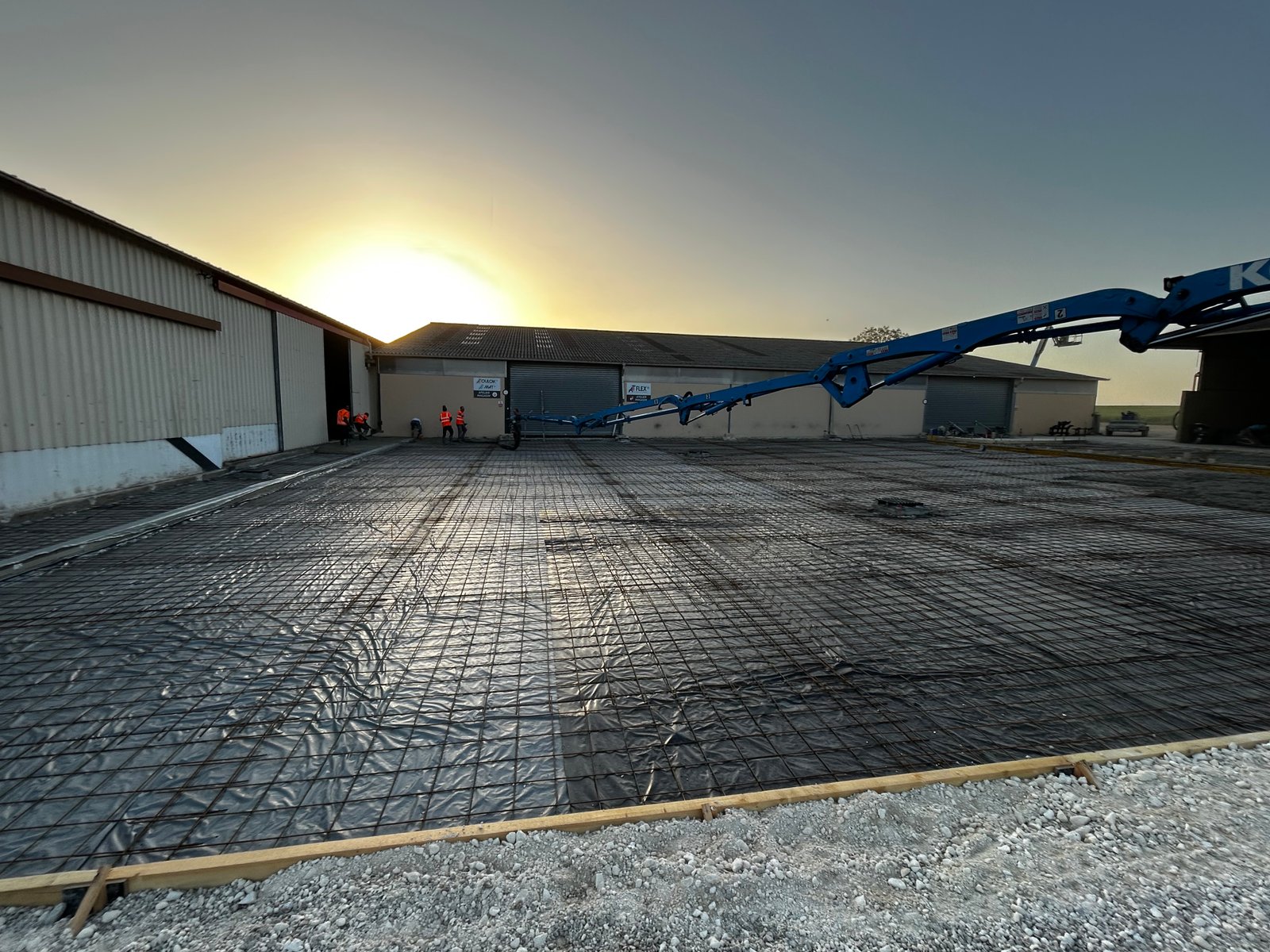 Pompage béton pour dalle et plancher en Île-de-France